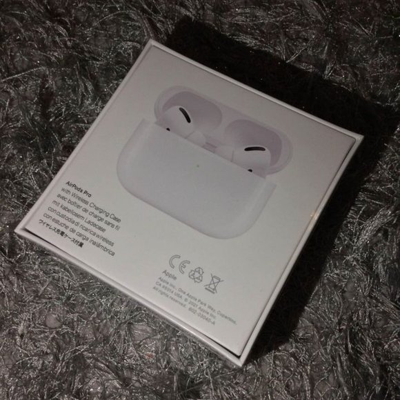 Used Like New Apple AirPods Pro